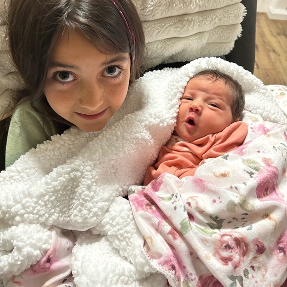 evacharlottesblessing@myshopify.com check it like my page โค๏ธ๐ฉท like to be notifi - Picture 3 of 9